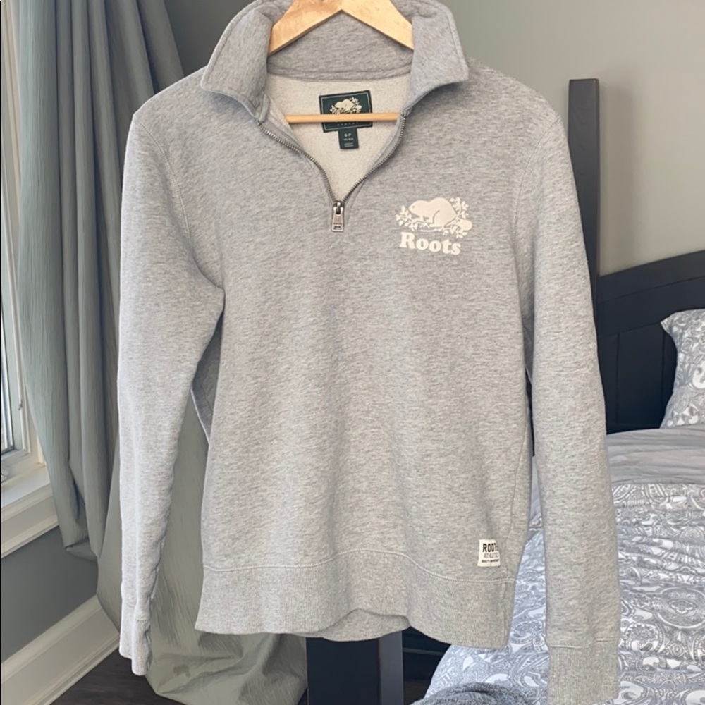 Light grey Roots sweater in VGUC size small
